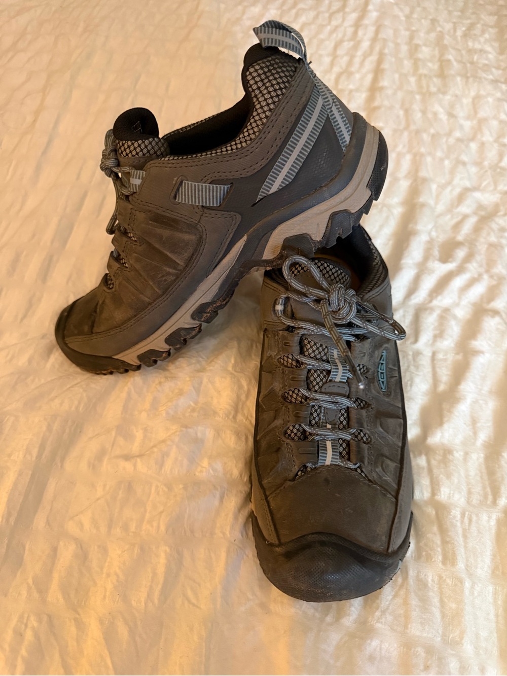 Keen Men's Dark Gray/Light Gray Trail Sneakers